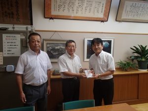 東春近小50会の皆様方から寄附をいただきました！