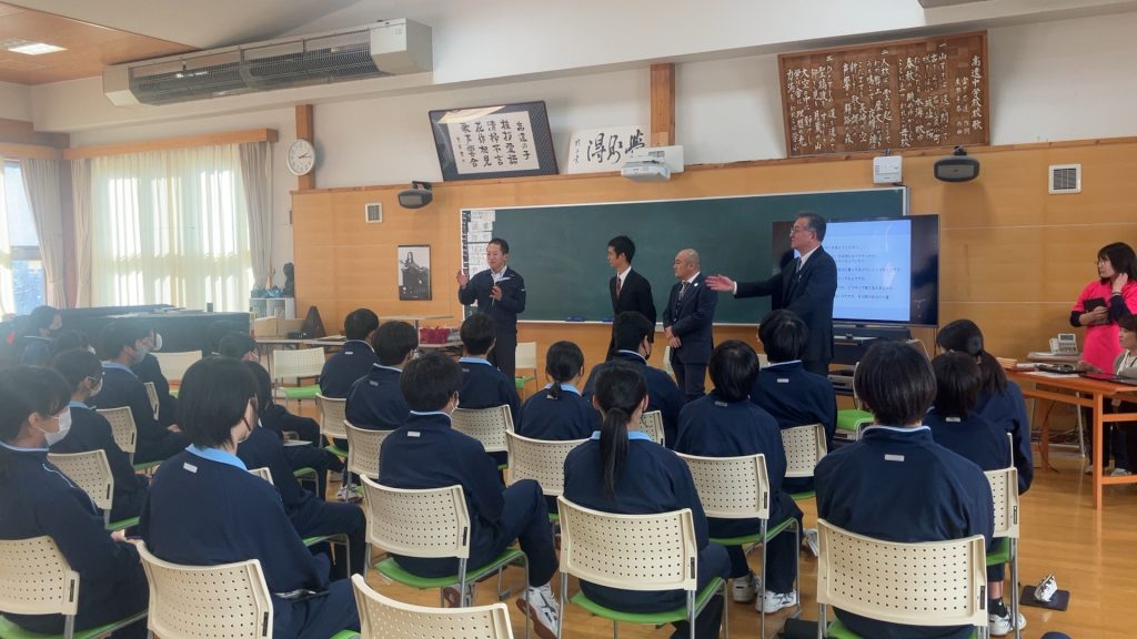 11/6  キャリア＝「生き方」です。２年生キャリフェス事前学習会より