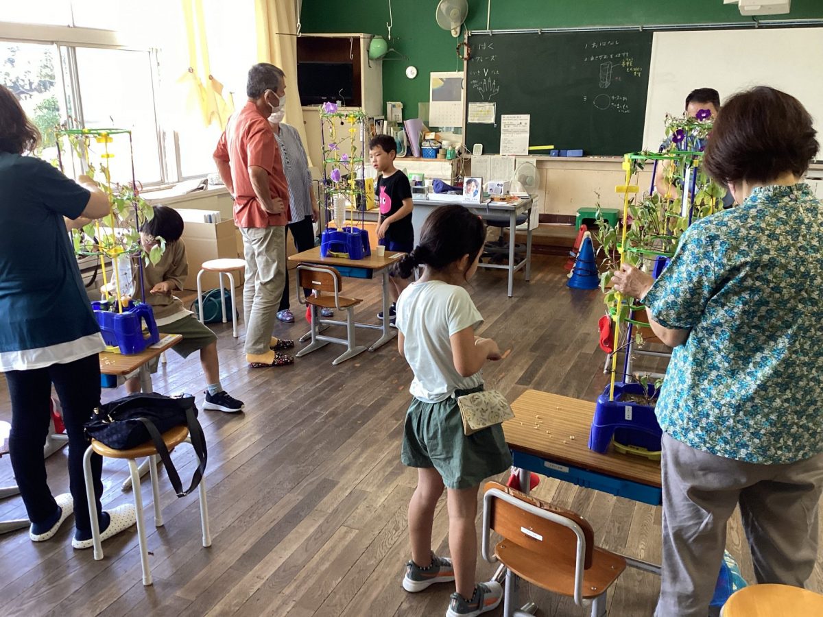 元気なお孫さんの学びの姿を参観していただきました…祖父母参観日