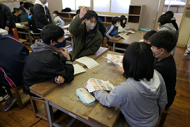 高校生との交流，作品を考える